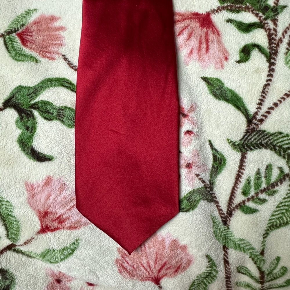 Elegant Crimson Silk Tie for Men